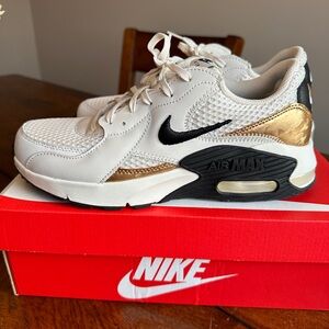 Nike Air Max Excee, Women’s size 9.5